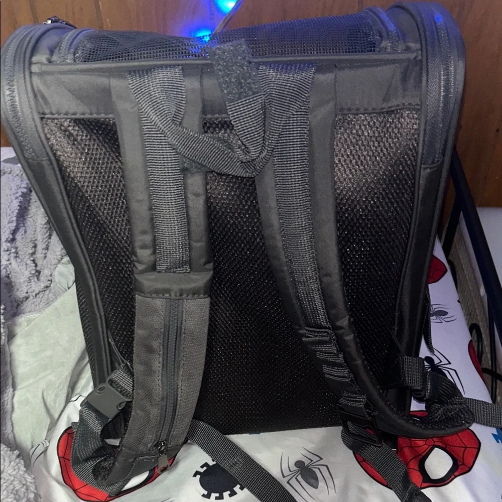 Pet carrier